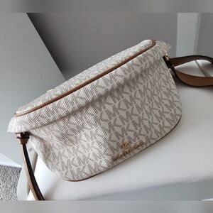 Michael Kors Cream and Brown Women's Bag Fanny bag!!